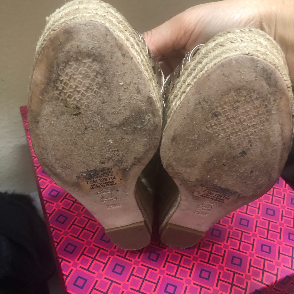 Gold tone Tori Burch wedges .. very comfortable - Picture 7 of 7